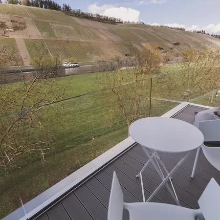 Steillage - Design Moselsuiten Mit Panoramablick Und