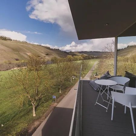 Steillage - Design Moselsuiten Mit Panoramablick Und Apartment *